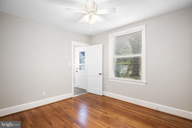 Building Photo - 1213 Stafford Ave