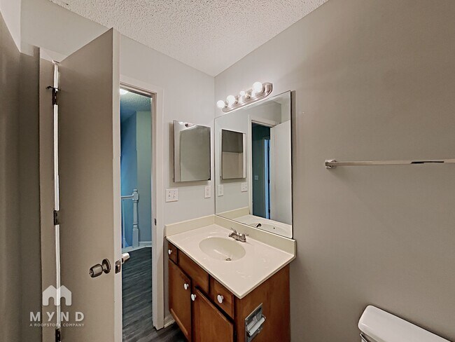 Building Photo - 5486 Fox Valley Ln