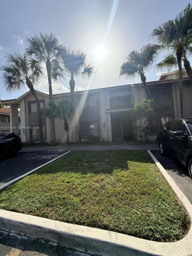 Building Photo - 3228 Coral Lake Dr