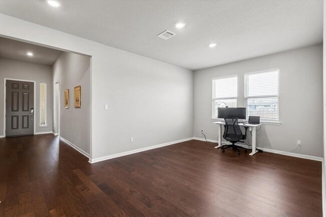 Building Photo - 6501 Velvet Leaf Ln