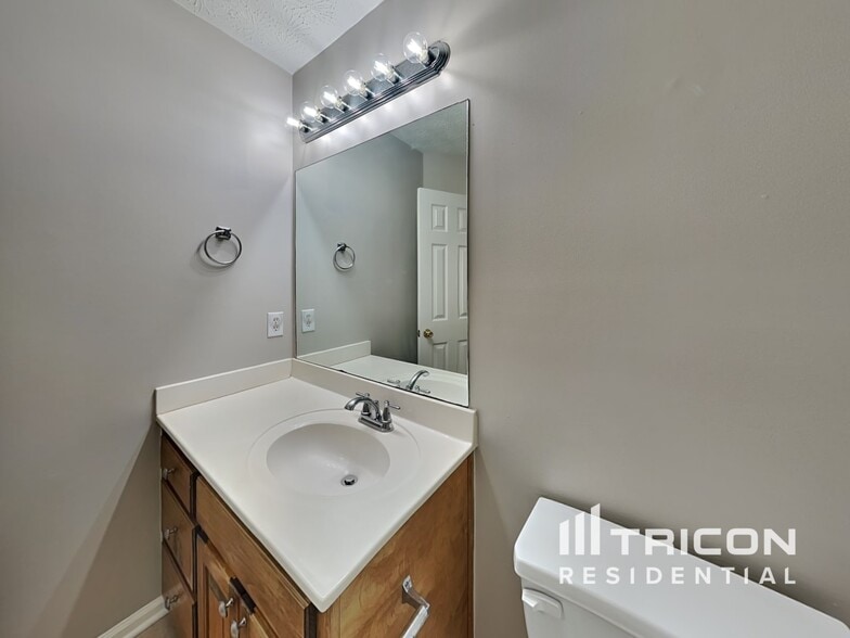 Building Photo - 1655 Timberline Trce