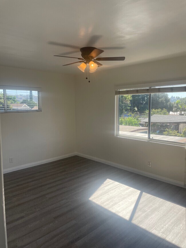 Building Photo - 5646 Aldama St
