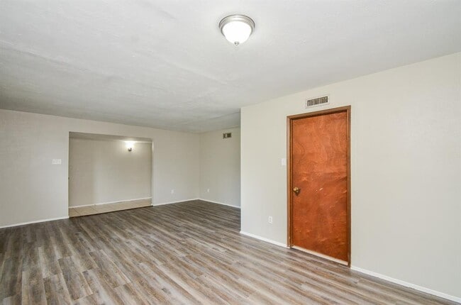 Building Photo - 14419 Merry Meadow Dr