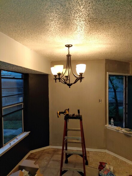 Building Photo - 6927 Belforest