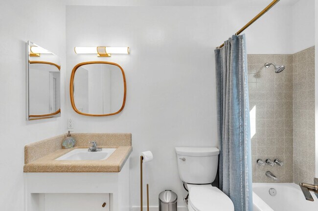 Building Photo - 4585 Saratoga Ave