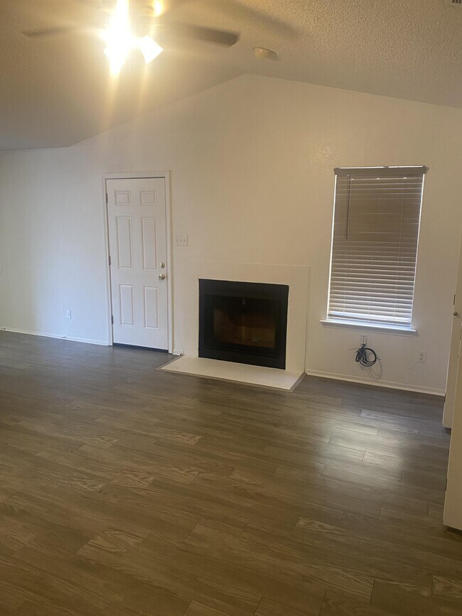 Building Photo - 3903 Trotwood Trail