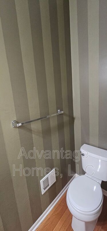 Building Photo - 809 Midjay Dr