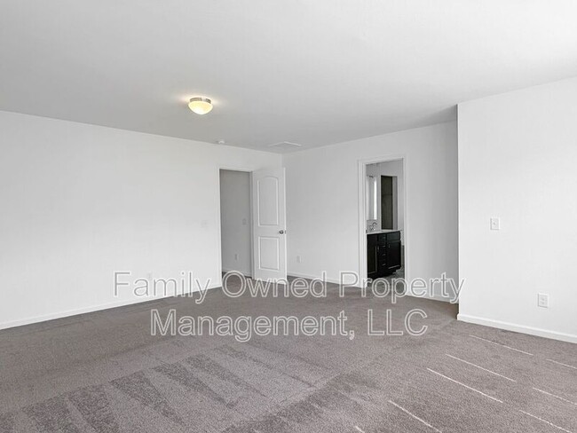 Building Photo - 105 Whimbrel Dr