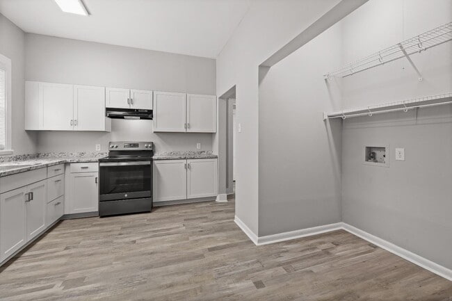 Building Photo - 501 E 4th St