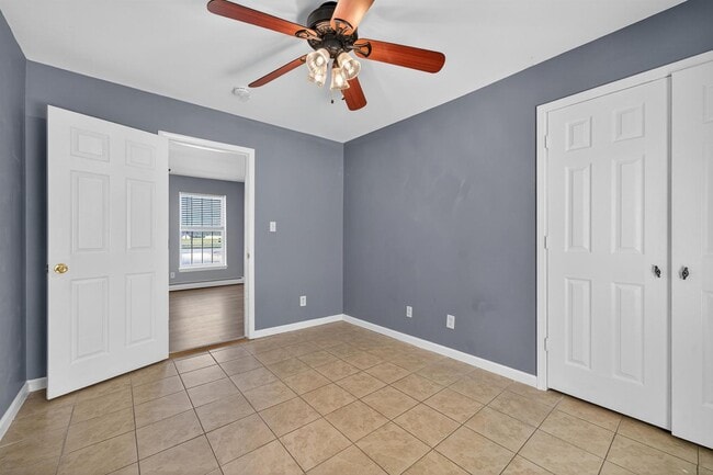 Building Photo - 531 NY-211