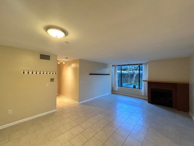 Building Photo - Beautiful 2B/2BA Condo in Mission Hills for Rent!