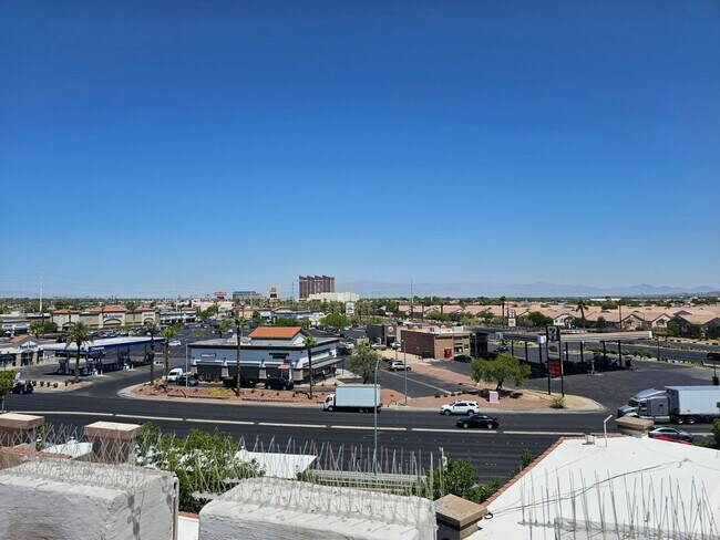 Building Photo - 5600 Boulder Hwy