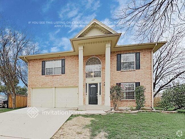 Building Photo - 1207 Chapel Hill Dr
