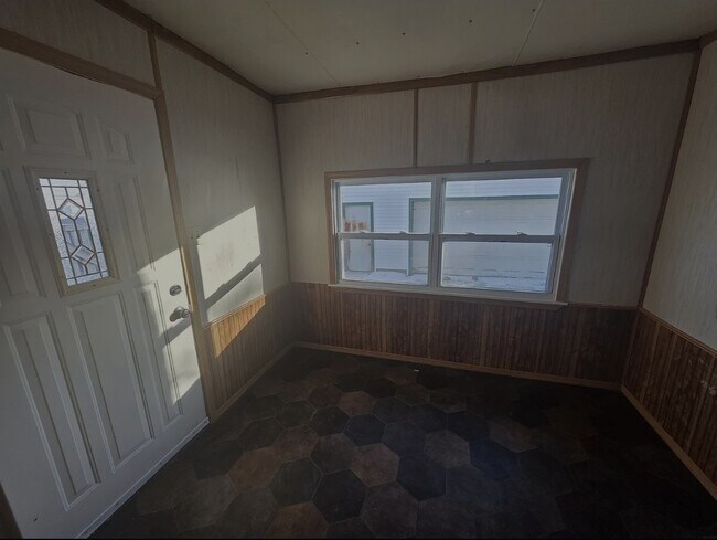 Building Photo - 1134 Bertch Ave