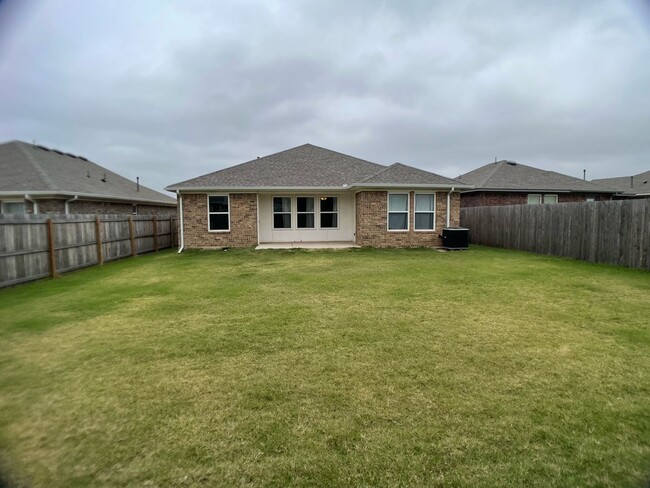 Building Photo - Nice 3 bed Edmond home