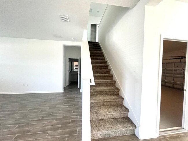 Building Photo - 6231 Lakepine St