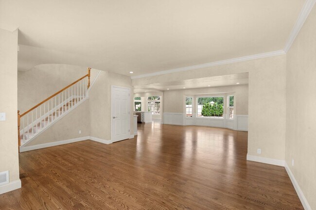 Building Photo - 2420 Regal View Ct