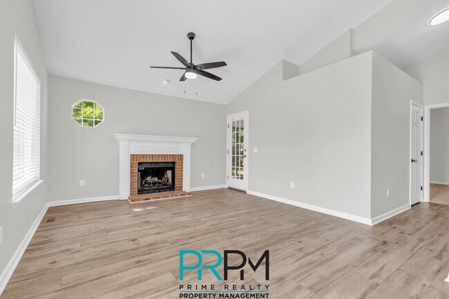 Building Photo - 244 Oak Valley Dr