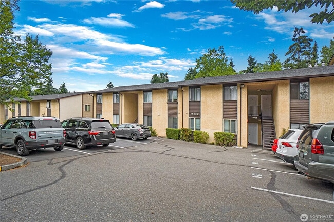 Building Photo - 12525 NE 145th Pl