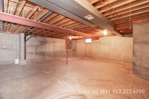 Building Photo - 5908 Brittany St