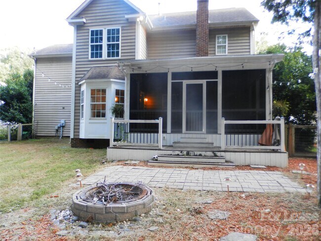 Building Photo - 7910 Kingston Dr