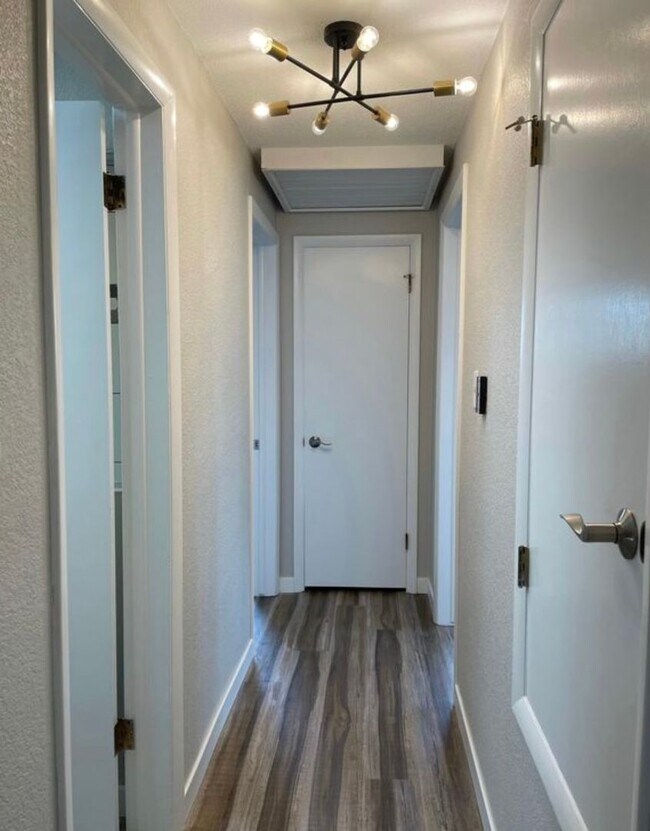 Building Photo - Vance