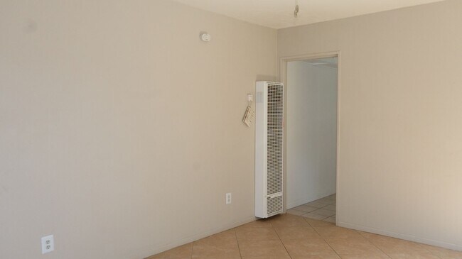 Building Photo - Single level duplex 2 br 1 ba in Chula Vista CA