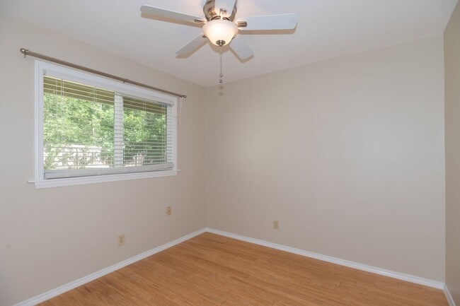 Building Photo - Single Story, Energy Efficient Home - Move...