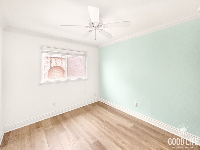 Building Photo - Beautiful 2BD/2BA W/ Reserved Parking and In-Unit Laundry in La Mesa!