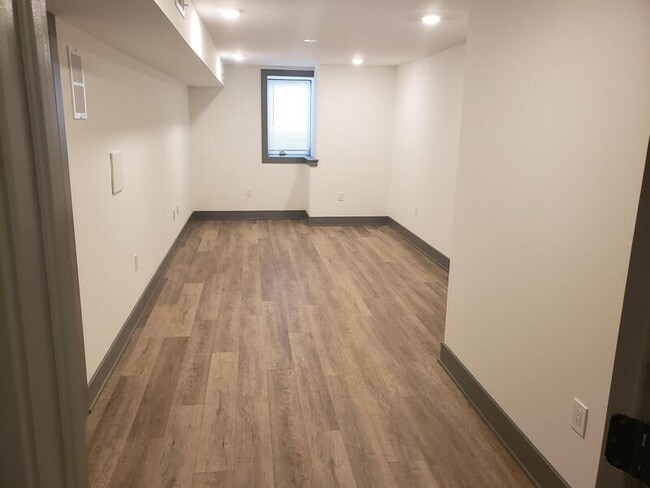 Building Photo - 4840 Umbria St