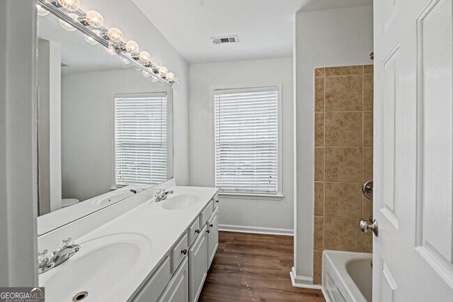 Building Photo - 8330 Grenadier Trail