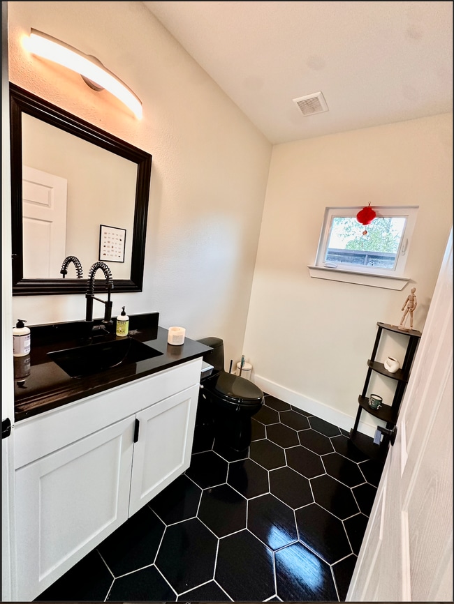 Building Photo - 4608 Gonzales St