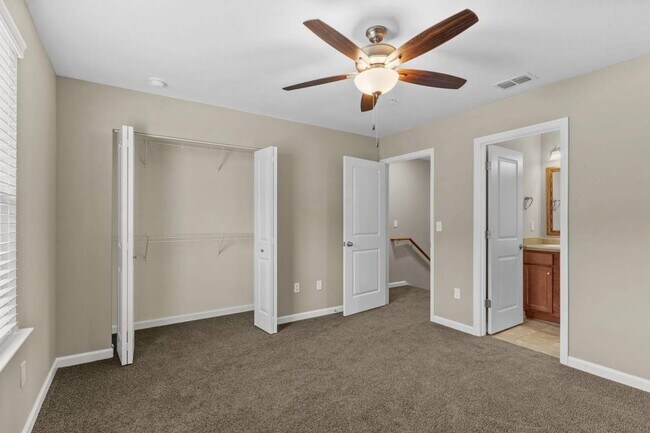 Building Photo - 2243 Del Carmel Way