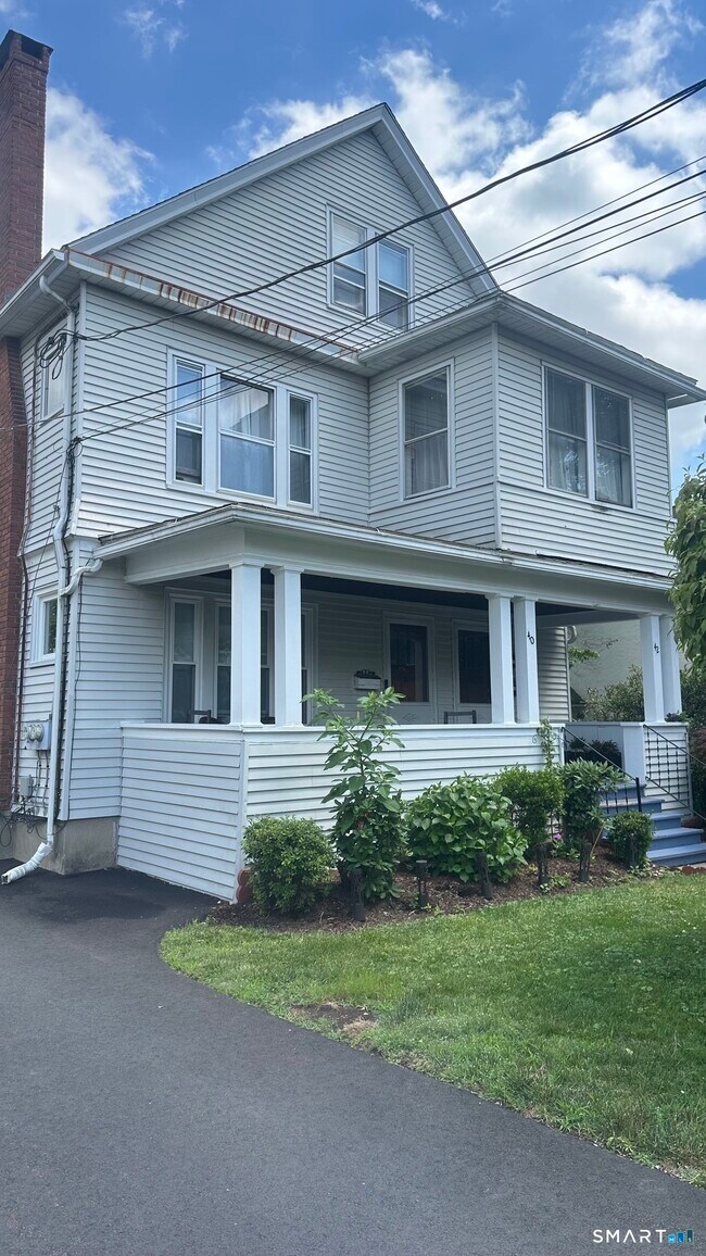 Building Photo - 40 N Quaker Ln