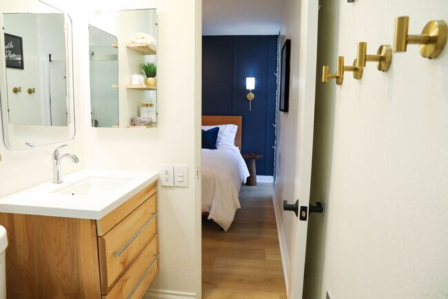 Building Photo - 1773 Torrance St