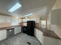 Building Photo - 1236 N Oaklane Rd