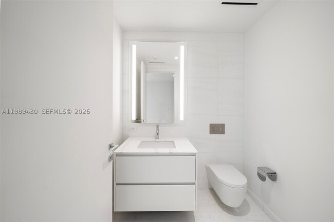 Building Photo - 300 Biscayne Blvd