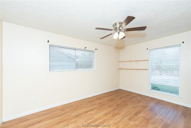 Building Photo - 2317 Carter Creek Pkwy