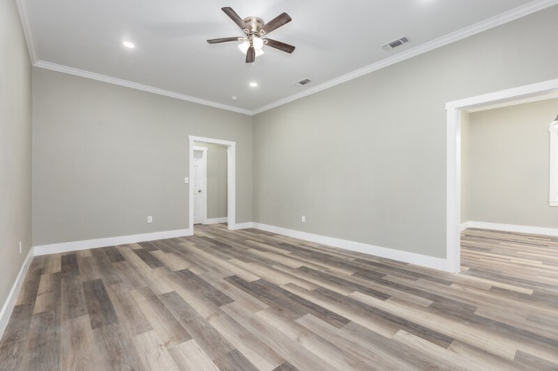 Building Photo - 121 W Kerr Ave