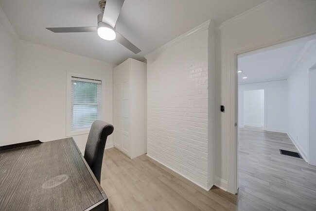 Building Photo - 593 Lynnhaven Dr SW