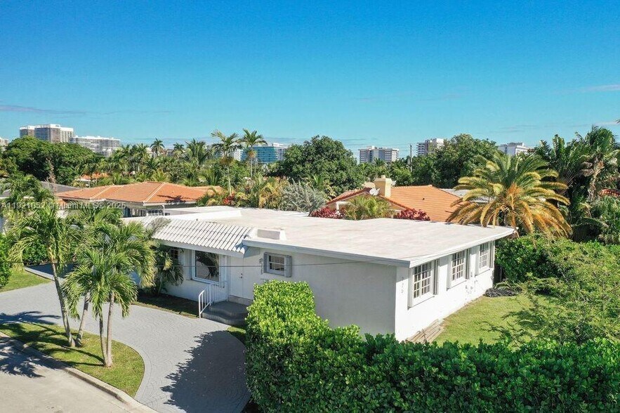 Primary Photo - 725 91st St