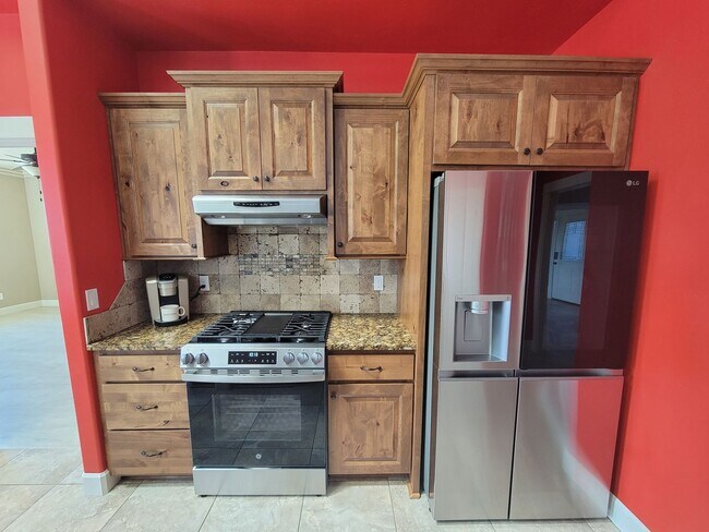Building Photo - Luxurious 4-Bed Richland Home with Pool, H...