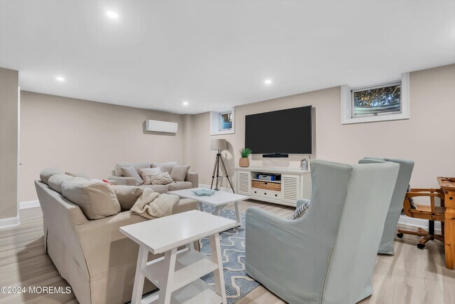 Building Photo - 118 Beacon Blvd