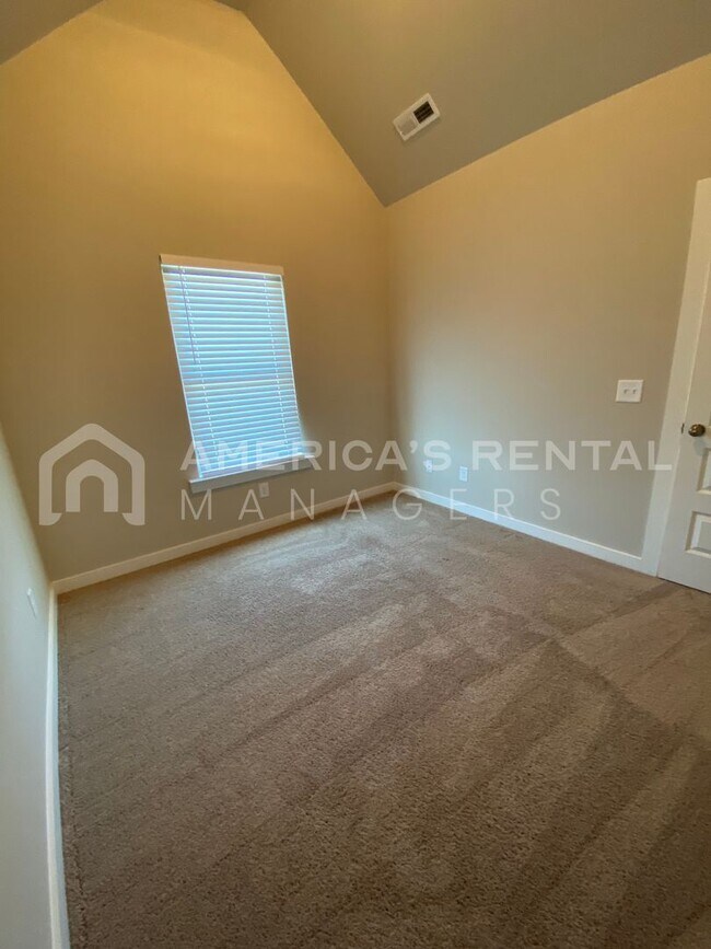 Building Photo - Home for Rent in Cullman, AL!!! Available to View with a 48 hour notice!!