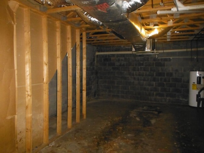 Building Photo - 1212 Shelby Ave