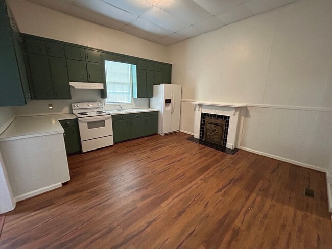 Building Photo - 4/3 House in North Rome- $1,550