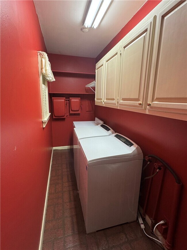 Building Photo - 1505 S Mt Olive St