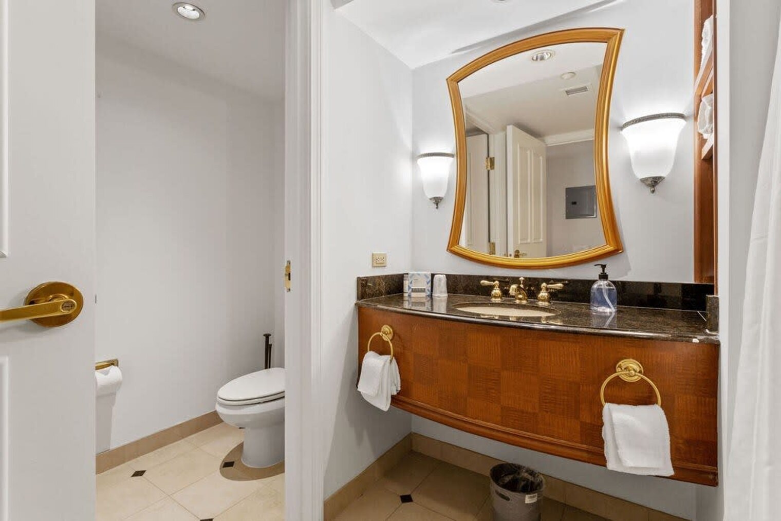 Building Photo - 810 Pacific Ave