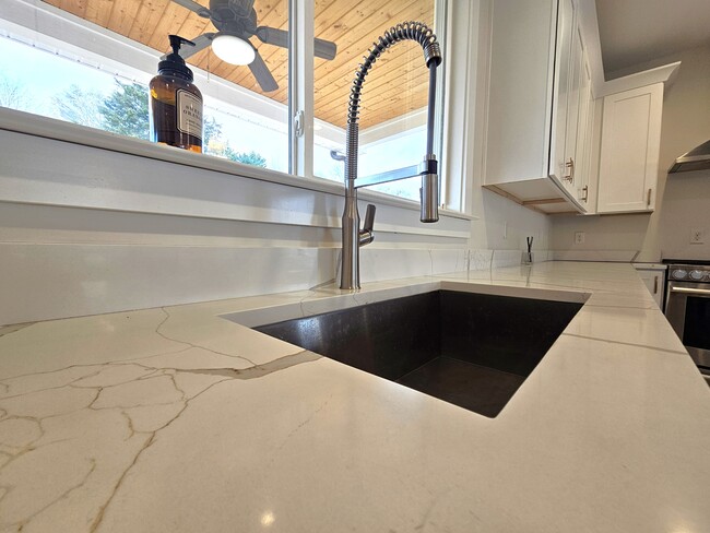 Building Photo - 3400 Pennington Rd