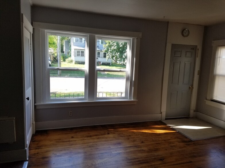 Living Room - 919 W 3rd St